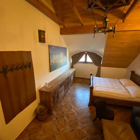 Pod Zamkem Guest house 3*